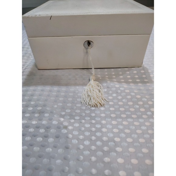 Pottery Barn Other - Wolf Pottery Barn Ivory Jewelry Box With Key Leatherette